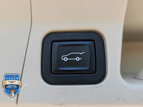 Certified 2021 GMC Acadia Denali w/ Denali Technology Package FWD image 6