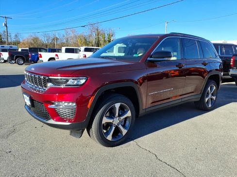New 2025 Jeep Grand Cherokee Limited image 8
