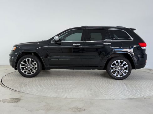 Used 2017 Jeep Grand Cherokee Overland AWD/4WD image 2