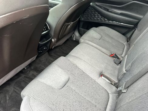 Used 2019 Hyundai Santa Fe SE image 12