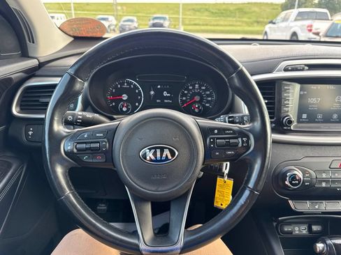 Used 2018 Kia Sorento AWD image 10