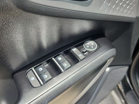 Certified 2025 Kia Soul LX FWD image 19