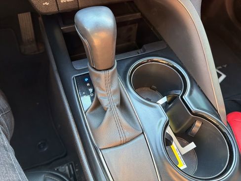 Used 2020 Toyota Camry SE image 20