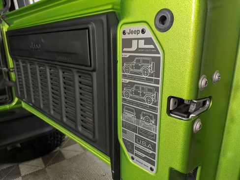 Used 2025 Jeep Wrangler Unlimited Rubicon image 10