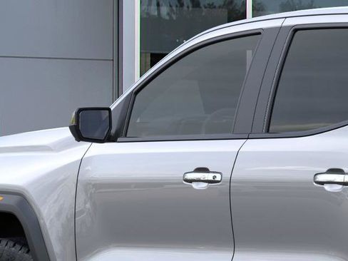 New 2026 GMC Canyon Denali AWD/4WD image 12