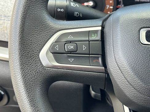 Used 2023 Jeep Compass Sport image 8