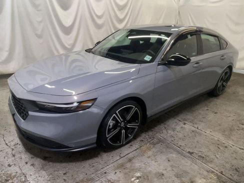 Used 2024 Honda Accord Sport image 4