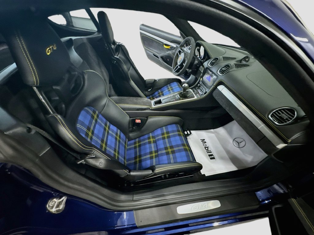 Used 2020 Porsche 718 Cayman GT4 RWD image 34
