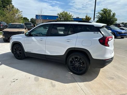 Used 2022 GMC Terrain SLE w/ Driver Convenience Package FWD image 14