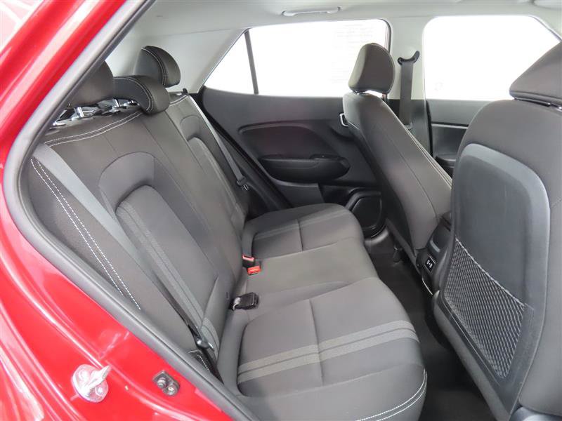 Used 2025 Hyundai Venue SEL FWD image 30