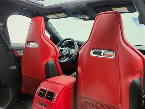 Used 2022 Jaguar F-PACE SVR image 27