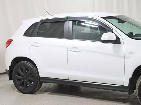 Used 2014 Mitsubishi Outlander Sport ES image 3