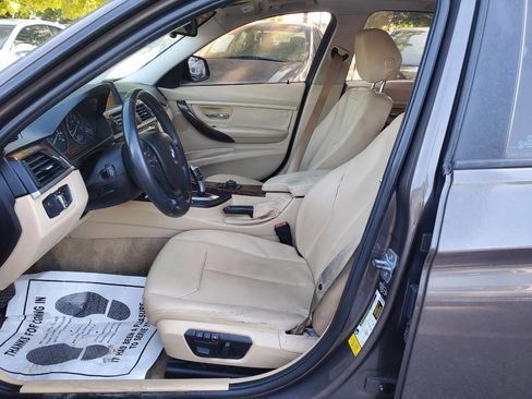 Used 2014 BMW 320i Sedan RWD image 10