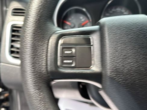 Used 2012 Dodge Avenger SE FWD image 14