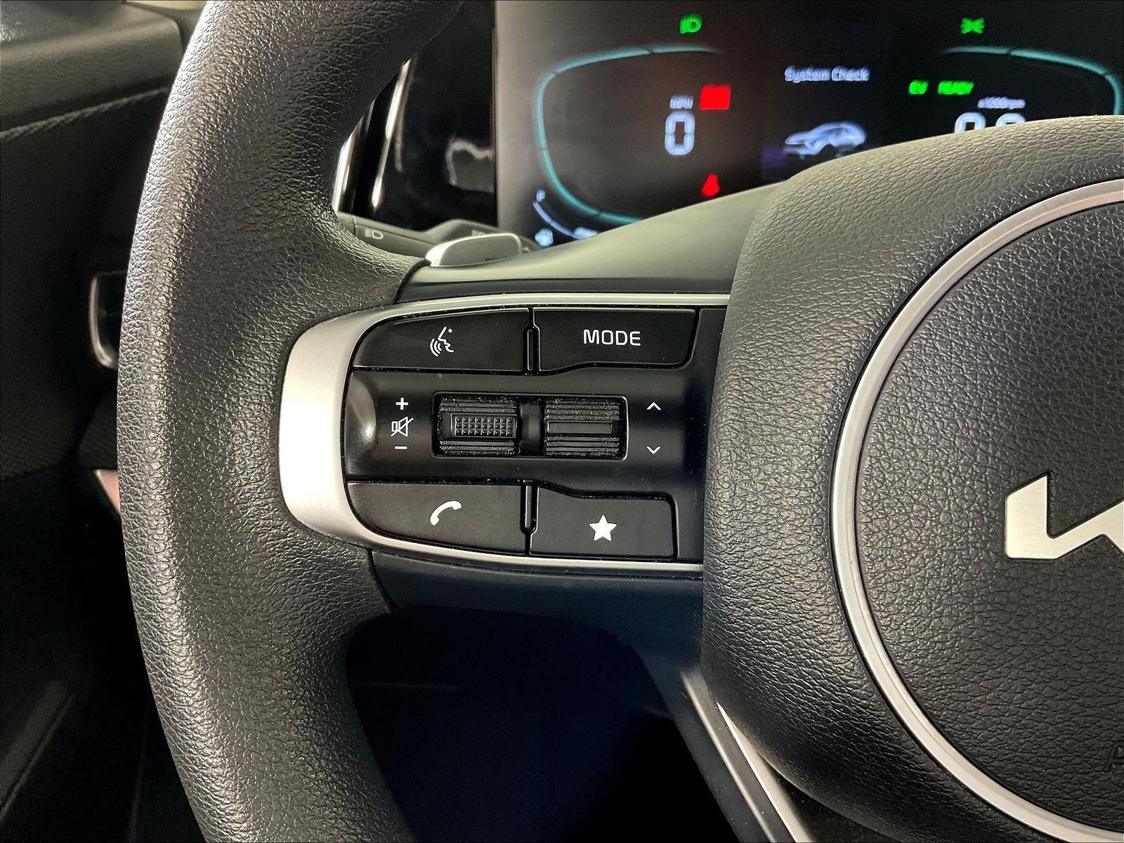 Used 2023 Kia Sportage LX AWD/4WD image 12