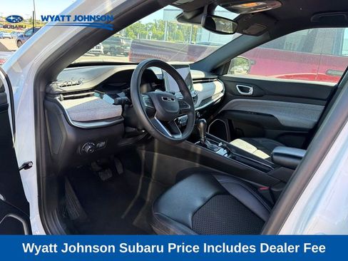 Used 2024 Jeep Compass Latitude AWD/4WD image 11
