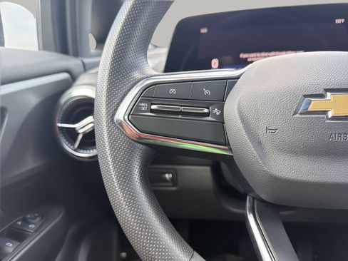 Used 2025 Chevrolet Equinox EV LT FWD image 25
