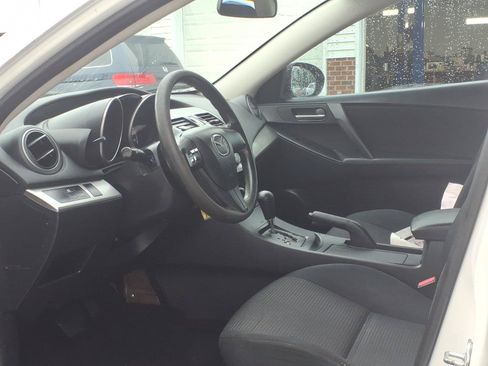 Used 2013 MAZDA MAZDA3 i SV FWD image 8