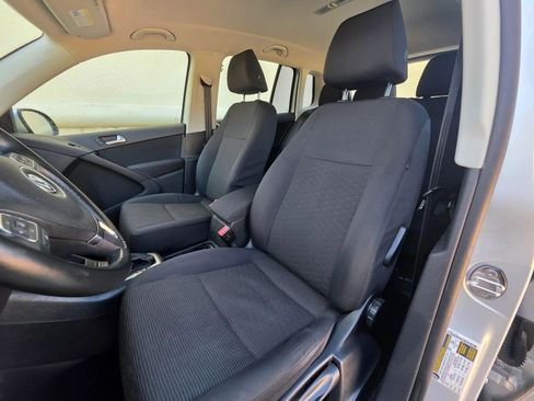 Used 2013 Volkswagen Tiguan S image 11