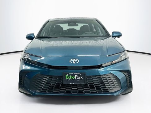 Used 2025 Toyota Camry SE FWD image 2