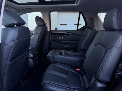 New 2025 Honda Pilot Touring image 21