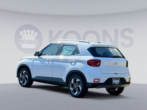 New 2025 Hyundai Venue SEL image 4