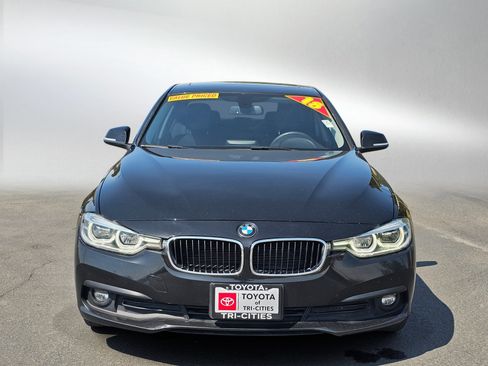 Used 2018 BMW 320i xDrive Sedan AWD/4WD image 8