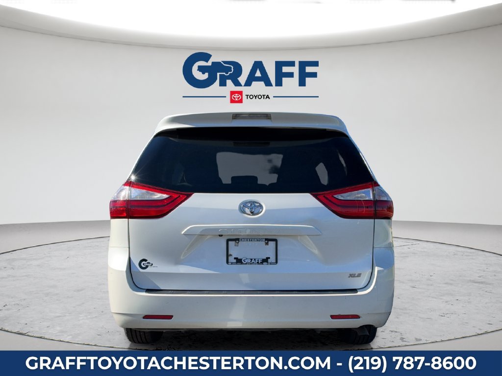 Used 2016 Toyota Sienna XLE FWD image 6