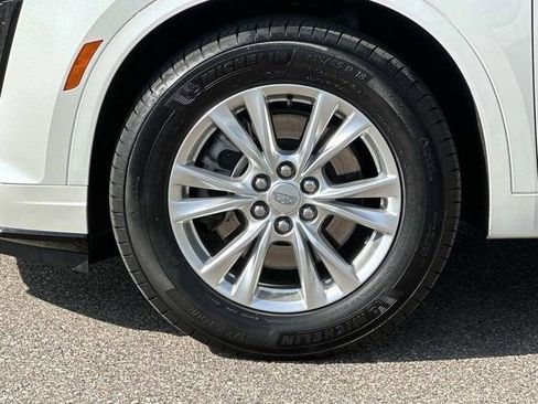 Certified 2024 Cadillac XT6 Luxury w/ LPO, Floor Liner Package AWD/4WD image 9
