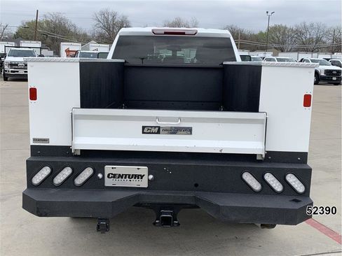 Used 2024 Chevrolet Silverado 2500 LT w/ Convenience Package image 7