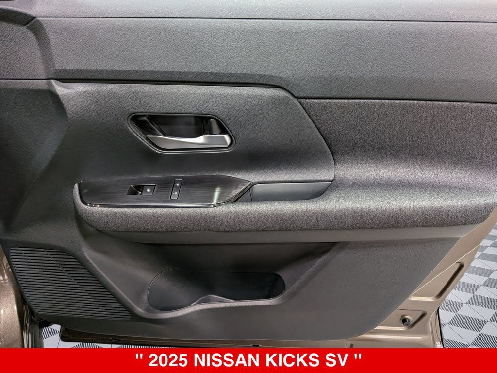 Certified 2025 Nissan Kicks SV w/ SV Premium Package AWD/4WD image 34