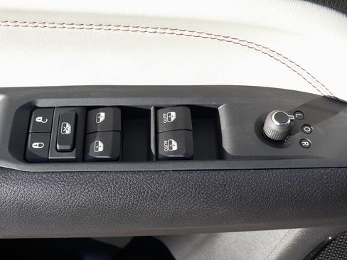 New 2026 Jeep Compass Limited image 10