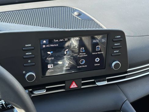 New 2026 Hyundai Elantra Hybrid FWD image 13