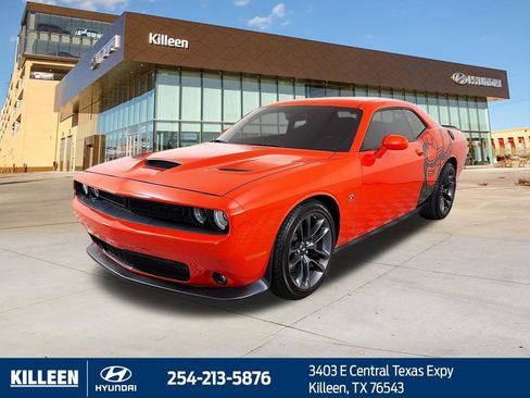 Used 2023 Dodge Challenger R/T Scat Pack RWD image 3