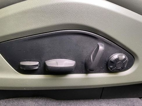 Used 2025 Porsche Macan 4 Electric image 17