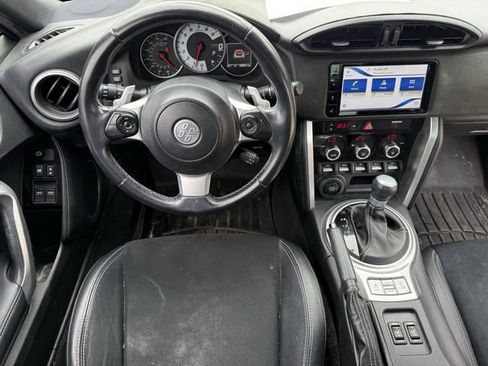 Used 2020 Toyota 86 RWD image 10