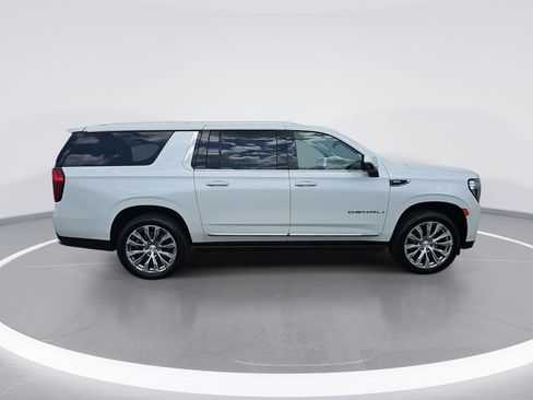 Used 2023 GMC Yukon XL Denali w/ Denali Reserve Package AWD/4WD image 2