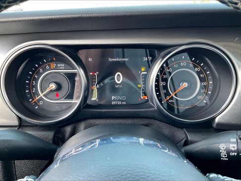 Used 2021 Jeep Wrangler Unlimited Sahara w/ Dual Top Group image 23