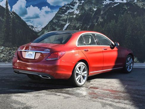 Used 2018 Mercedes-Benz C 300 4MATIC Sedan image 3