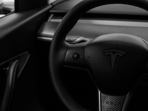 Used 2020 Tesla Model Y Performance image 24