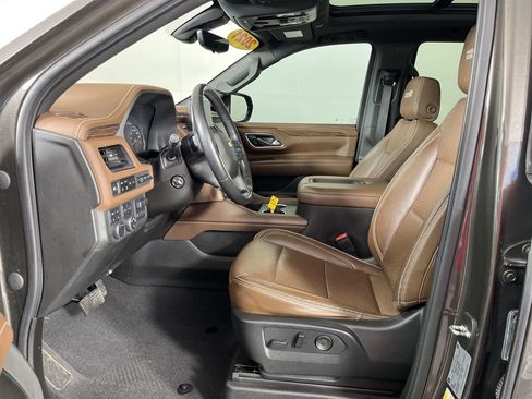 Used 2021 Chevrolet Tahoe High Country w/ Premium Package image 24