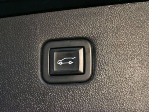 Used 2020 Chevrolet Blazer LT FWD image 15