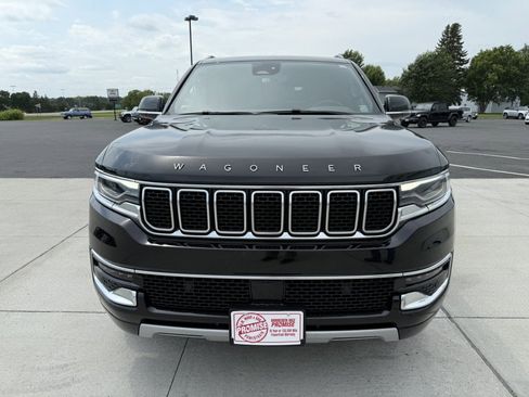 Used 2024 Jeep Wagoneer Series II image 3