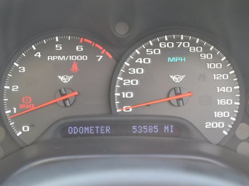 Used 2000 Chevrolet Corvette Convertible w/ Memory Pkg image 18