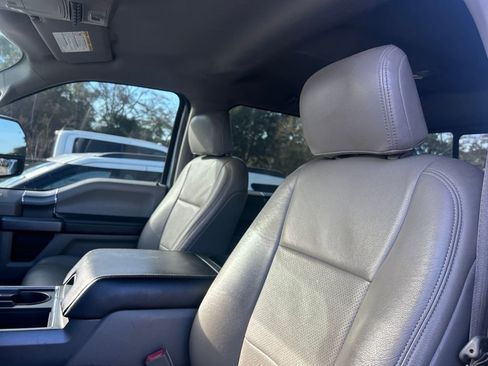 Used 2018 Ford F250 XLT w/ XLT Premium Package image 9