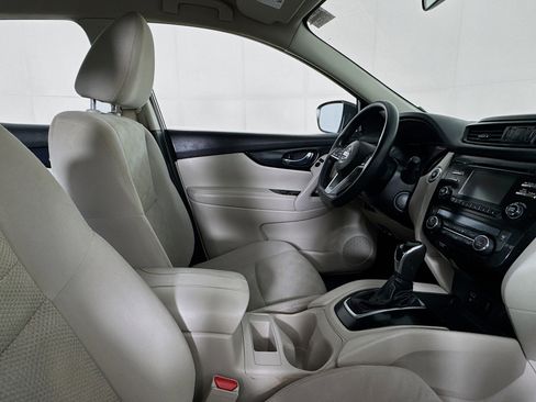 Used 2018 Nissan Rogue Sport SV FWD image 28