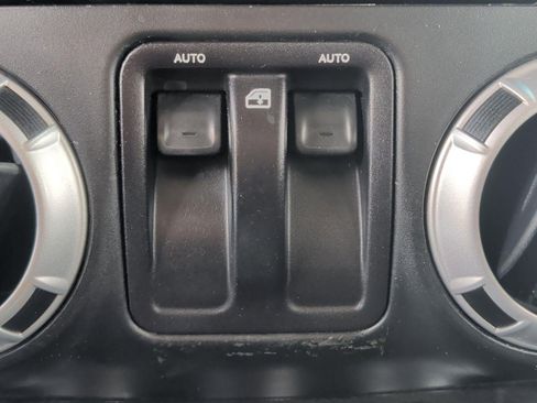 Used 2014 Jeep Wrangler Sahara w/ Trailer Tow Group AWD/4WD image 9