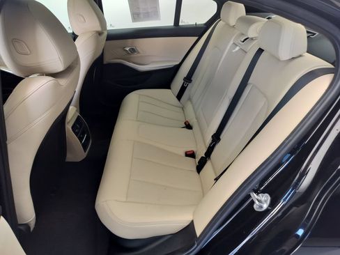 Used 2024 BMW 330i Sedan w/ Premium Package RWD image 17