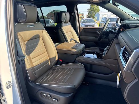 New 2026 GMC Yukon XL Denali Ultimate w/ LPO, Floor Liner Package AWD/4WD image 13