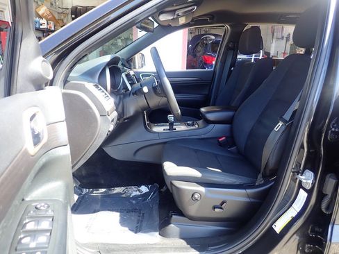 Used 2014 Jeep Grand Cherokee Laredo w/ Quick Order Package 23E AWD/4WD image 7
